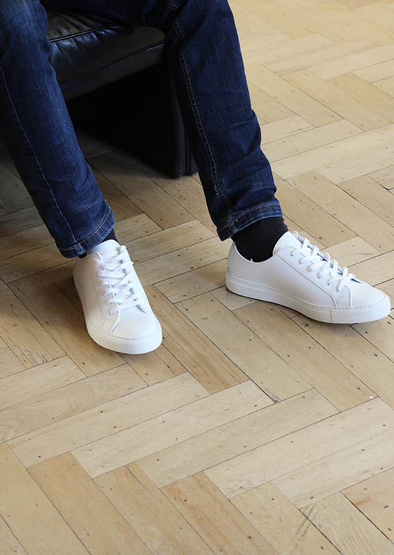 White men vegan leather sneakers