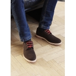 Chaussures en daim vegan marron